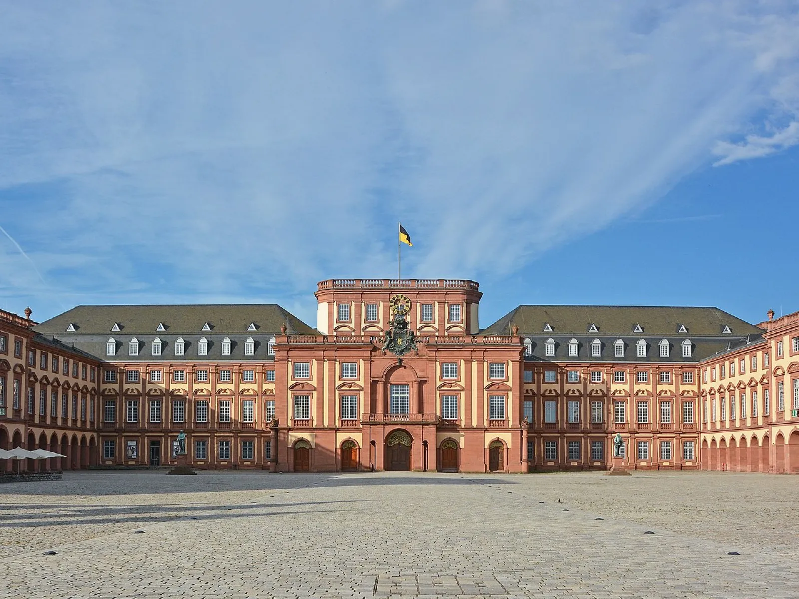 Mannheimer Barockschloss in der Quadratestadt